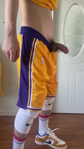 Getting Off show by basketball stud