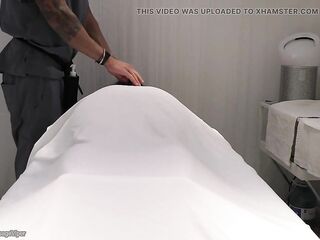 Legit massage client gets a pleased ending