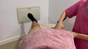 The masseuse who is a friend of my girlfriend gets horny and gives me a handjob and a blowjob until I finish cumming