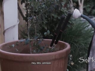 Black mother I'd like to fuck Turns Into A Breasty Bug Monster, Cucks Spouse With Neighbour Trembling In His Boots