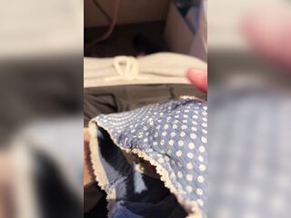 女友達の水玉パンツをティッシュ代わりにする屑