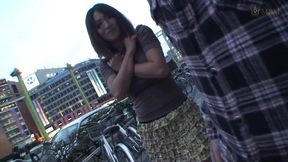 M614g02 Uncle Pick -up! I&#039;ll Give You a Naughty Busty Girl on the Way Home From the Part -time Job...