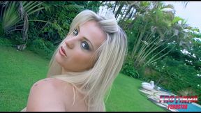 this blonde showed herself in front of me and i fucked her in several hot positions