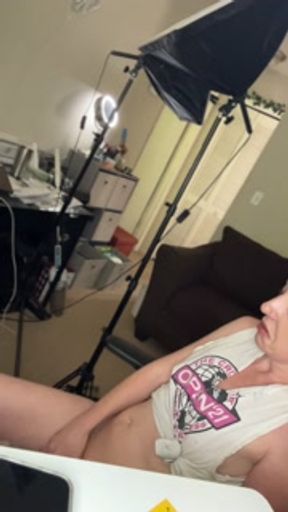 MILF fucks dildo on office desk after seeing a picture of Man Hands…