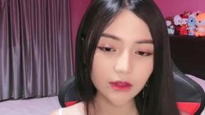 Indonesian beauty shows off live