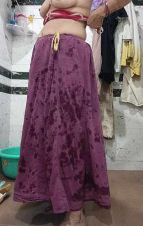 Priya Bhabi Big Ass Bath Show