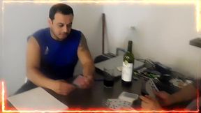vestimos de gente a la sirvienta y la cojemos entre todos ,noche de poker con amigos