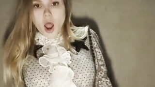 Rijden, neuken &#8211; blondine tienerslet met grote tieten wordt anaal geneukt tot ze een anale orgasme krijgt