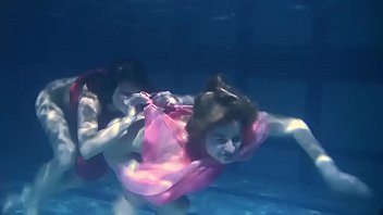 Lilia Mihalkova and Natalia Kupalka underwater lesbians