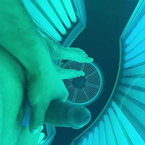 Fun in tanning bed