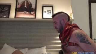 Grovt sex avsugning, grov, barbacka – stor kuk amatör tatuerad brittisk Jeremy Feist i läder rövknull