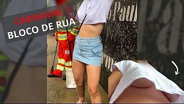 Exhibitionism at Carnival &ndash_ Tits Popping Out in My Wet White Top - Exibicionismo no Carnaval - Peitos pulando pra fora com blusa branca molhada