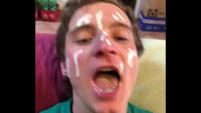 Fetisch w&uuml_rstel saugen und Sperma auf dem Gesicht