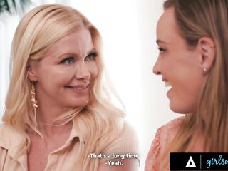 GIRLSWAY - Blond MILFs Serene Siren & Charlie Forde Shocked After Soulmates Quiz Gives Bad Result