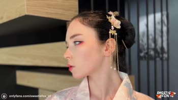 Sweetie Fox Unleashes Her Raw Beauty in 2024's Steamiest Moments