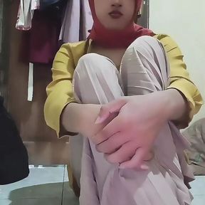 Horny Muslim Femboy