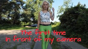 Julliette's first time in leggings and heels - Julliette das erste Mal in Leggings und Heels