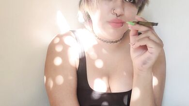 Latina smokes hard until she coughs cum drips on screen
