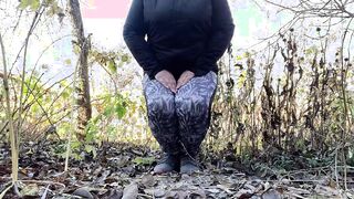 Cutie powerful piss stream from curvy vagina