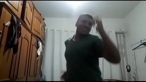 Eu virj&atilde_o todo feliz porqu&ecirc_ foi comer uma noia por 20 conto