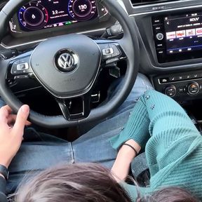 Risky blowjob and sex in the car