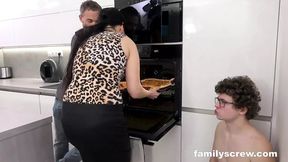 Raunchy relatives ravage appetites, creampie climax&#x1F680; ignites, familial fornication frenzy unfurls