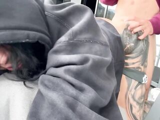 Me pidió que la entrenara y me la terminé follando..