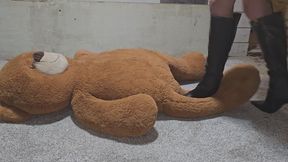 Chrissy big stuff vs high heel boots