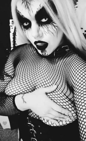 Do you like Black Metal Femme Dommes? Message me on my site for a customized experience.
