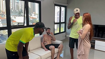 Chamei um amigo pra fuder o casal - Completo