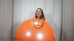 Saskia - Bounce on!