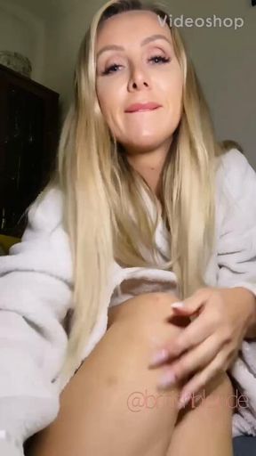 SNEAKY MOMMA CUMS