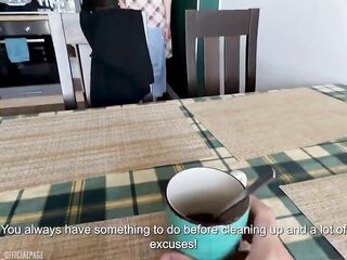 Stepson Screwed Large Breasted Stepmom During the time that Her Hand Got Stuck in the Daybed Mechanism