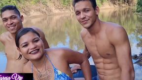 tigresavip vai pescar com os meninos e aproveita e faz sexo dentro do barco com os dois ao mesmo tempo parte1