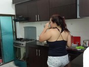 SEXO SALVAJE EN LA COCINA CON MI HERMANASTRA-1
