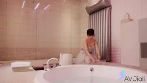 Shaving pussy and perfect blowjob in immersive massage store