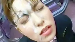 Joven Azafata Japonesa En Un Bukkake Excitante