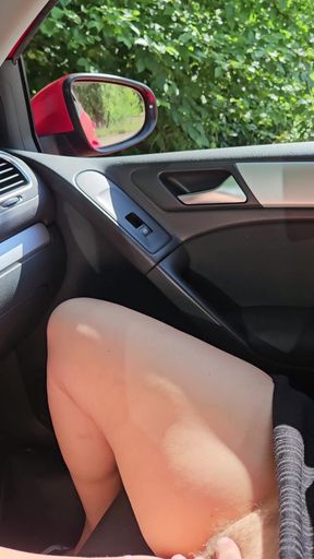 Fingering my girlfriend&#039;s horny hairy pussy while driving!