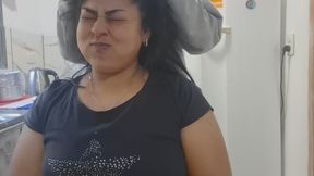 Jugando con mi cabello... Hasta que empiezan los tirones.