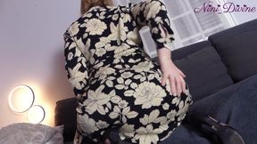 Stepmom with Big Ass Wants to Get Fucked by Her Stepson!