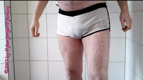 Pissing in Short