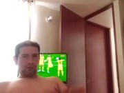 Paja express viendo futbol