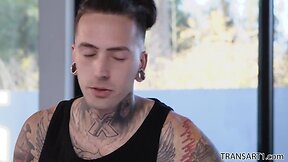 Beauteous shemale stunner casey kisses