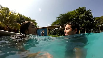 Lo hacemos en piscina p&uacute_blica y se moja 2 veces