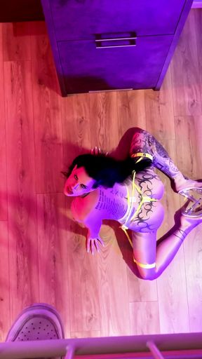 Vip People Watching Miss Alessa Milano