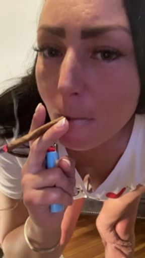 Hot Stripper Smoking 420 and shaking booty