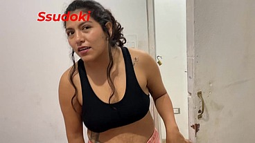 Le digo que le hare su revision de prostata, y termino metiendo mis dedos en su vagina y culo, me encanto hacerle el amor