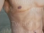 universitario dotado caliente masturbándose