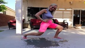 elana bunnz real female desperation pissing spandex