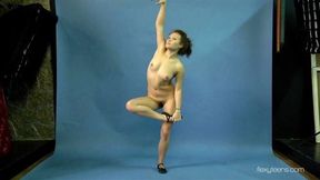 Mila Gimnasterka hairy tight babe doing gymnastics